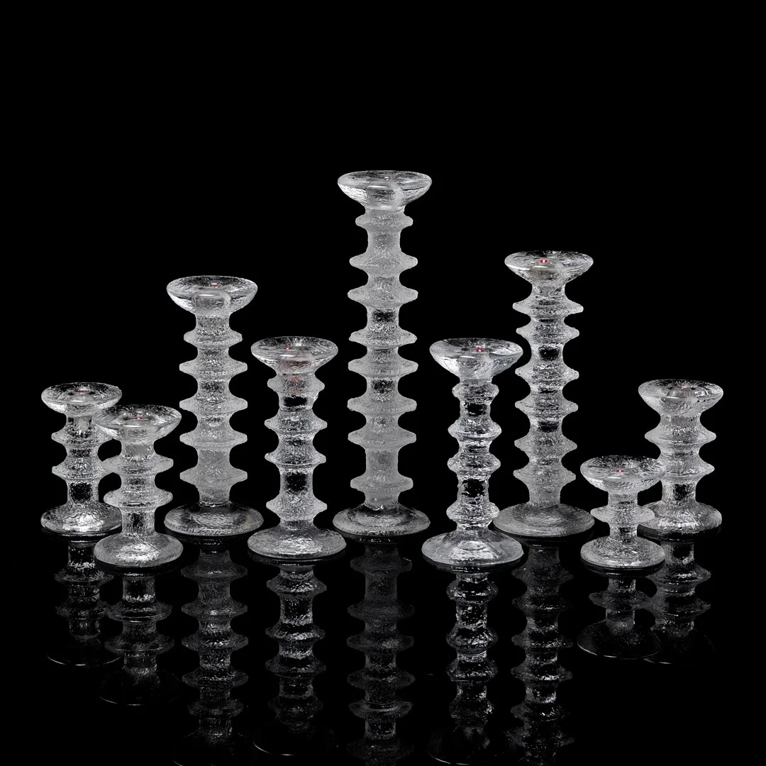 TIMO SARPANEVA. Ljusstakar, 9 st, "Festivo", ljusstakar, Iittala, signerade. — Candlesticks — Stockholms Auktionsverk Sickla