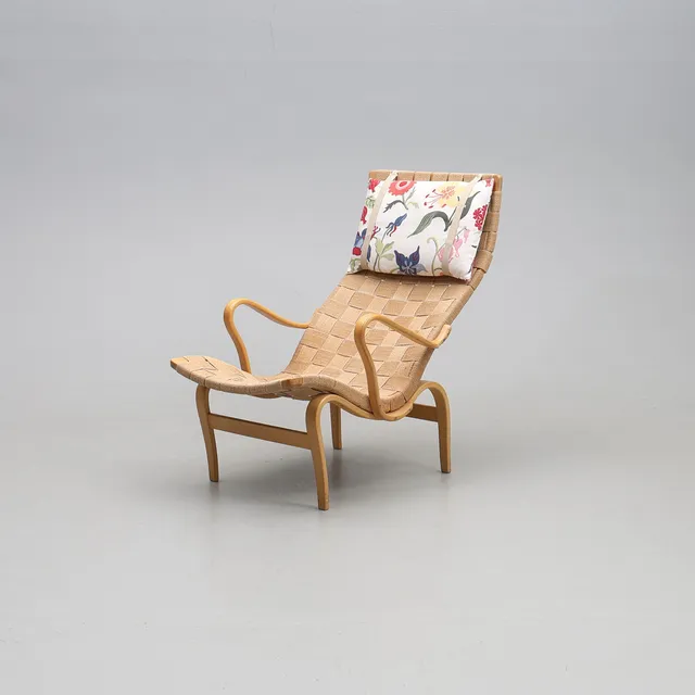 BRUNO MATHSSON. Fåtölj, "Pernilla", Firma Karl Mathsson, 1966.