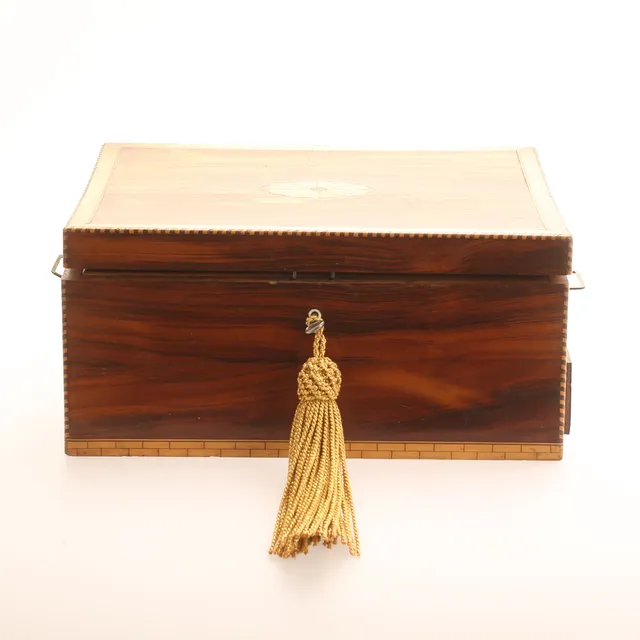 SKRIN, mahogny, intarsiadekor, 1800-tal.