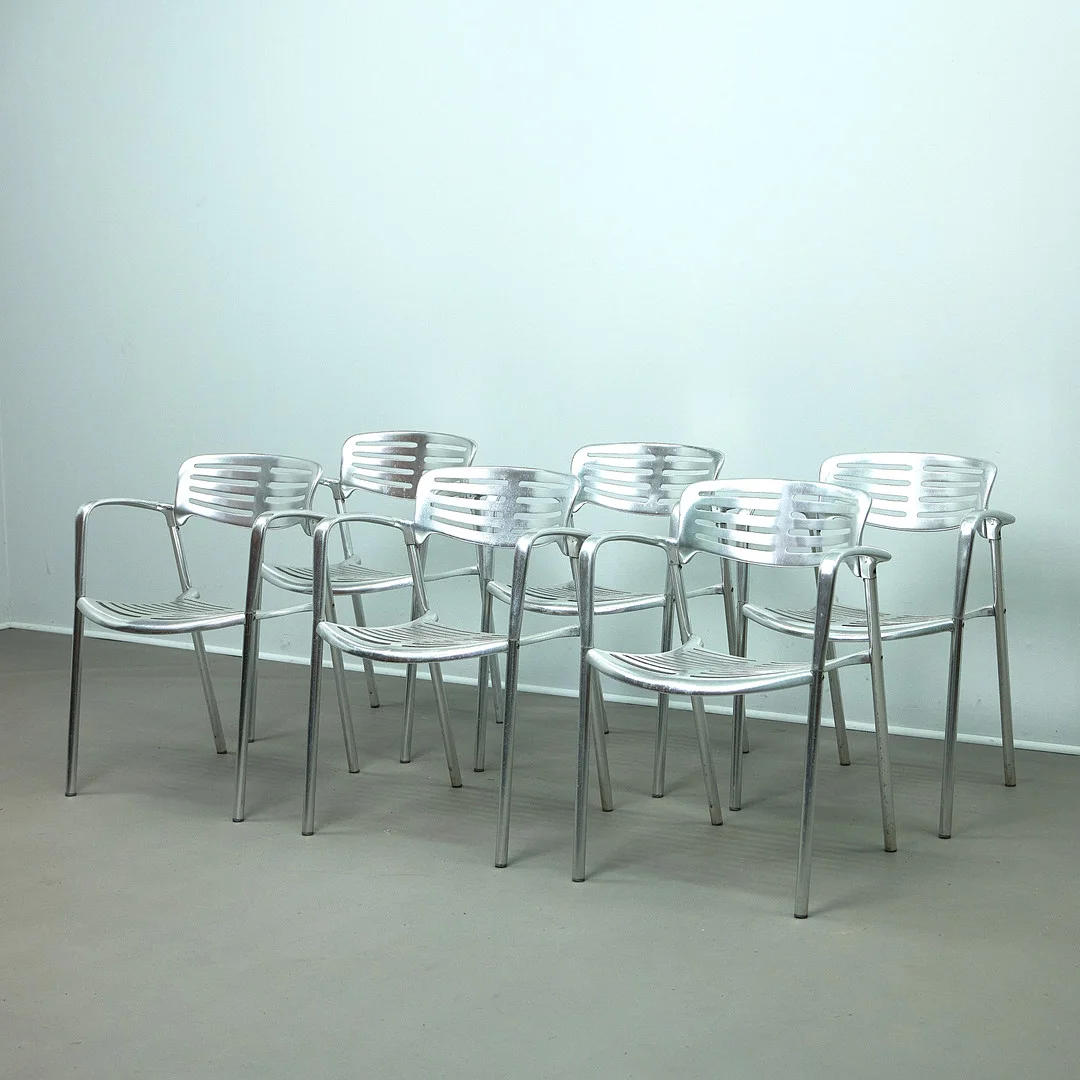 JORGE PENSI. für Amat-3, sechs Stühle / Stapelstühle, Modell 'Toldeo', Aluminium, 1980er Jahre, Spanien (6). — Armchairs & Chairs — Rheinveld Auktionen