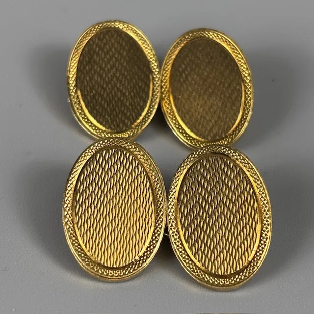 18CT GOLD CUFF LINKS.