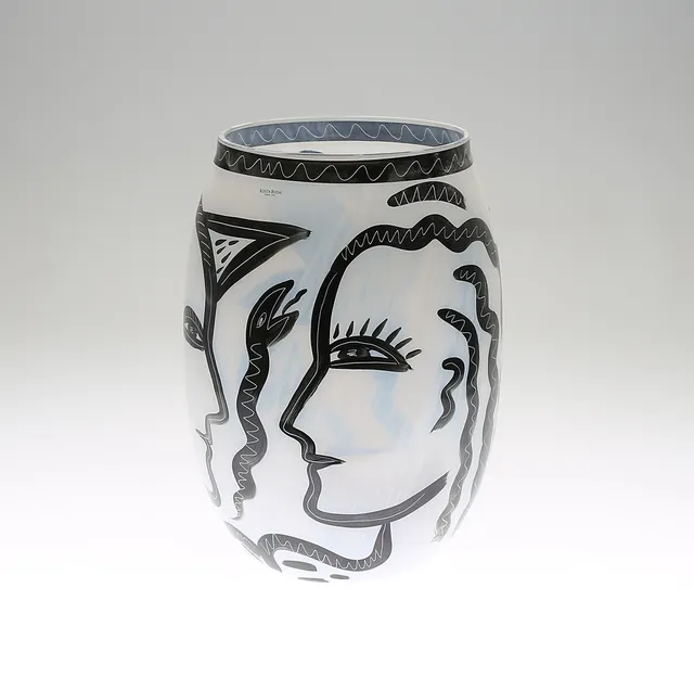 ULRICA HYDMAN-VALLIEN. vas, glas, "Caramba", Kosta-Boda Artist Collection, signerad.