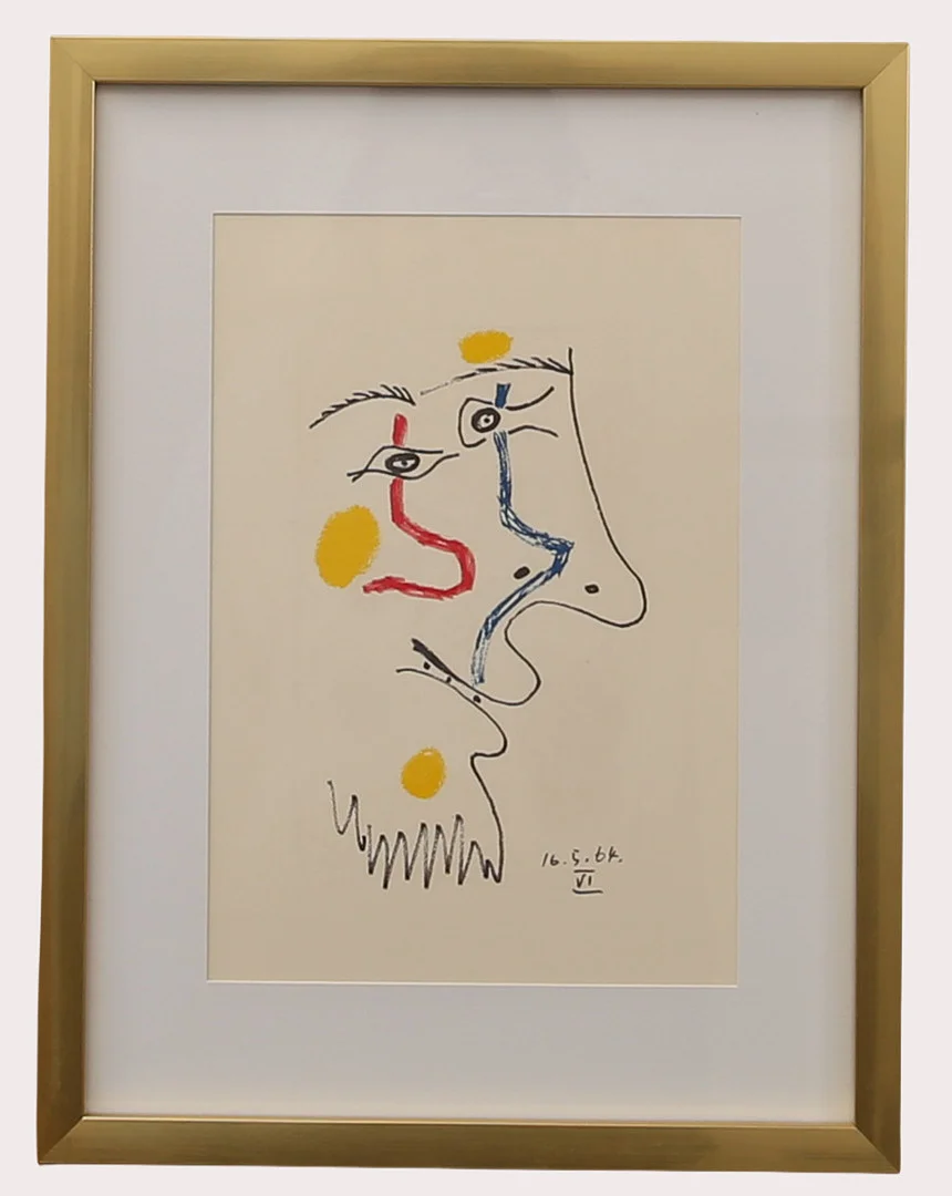PABLO PICASSO. Efter, färglitografi , mansporträtt märkt 16.5.64 VI, ur "LE GOUT DU BONHEUR" , Schünemann år 1970. Nr 403. — Engravings & Prints — Limhamns Auktionsbyrå