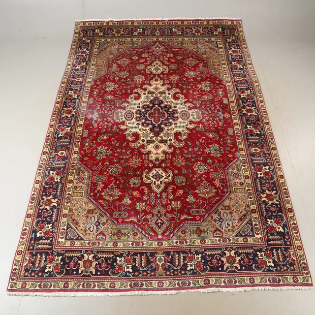 MATTA, "Täbriz", orientalisk, 307 x 200 cm.