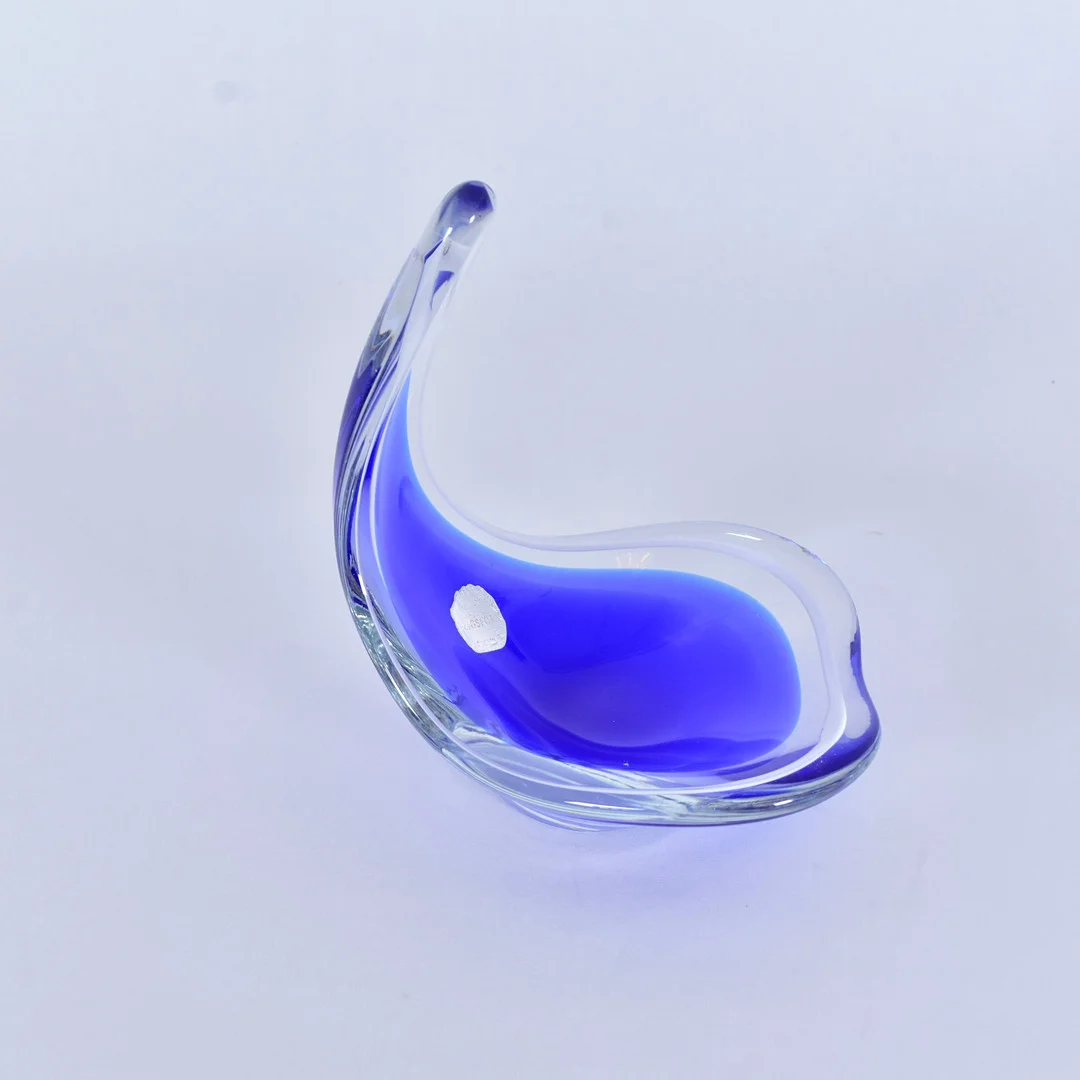 PAUL KEDELV. skulptur/skål, glas, Flygsfors "Coquille". — Art glass — Halmstads Auktionskammare