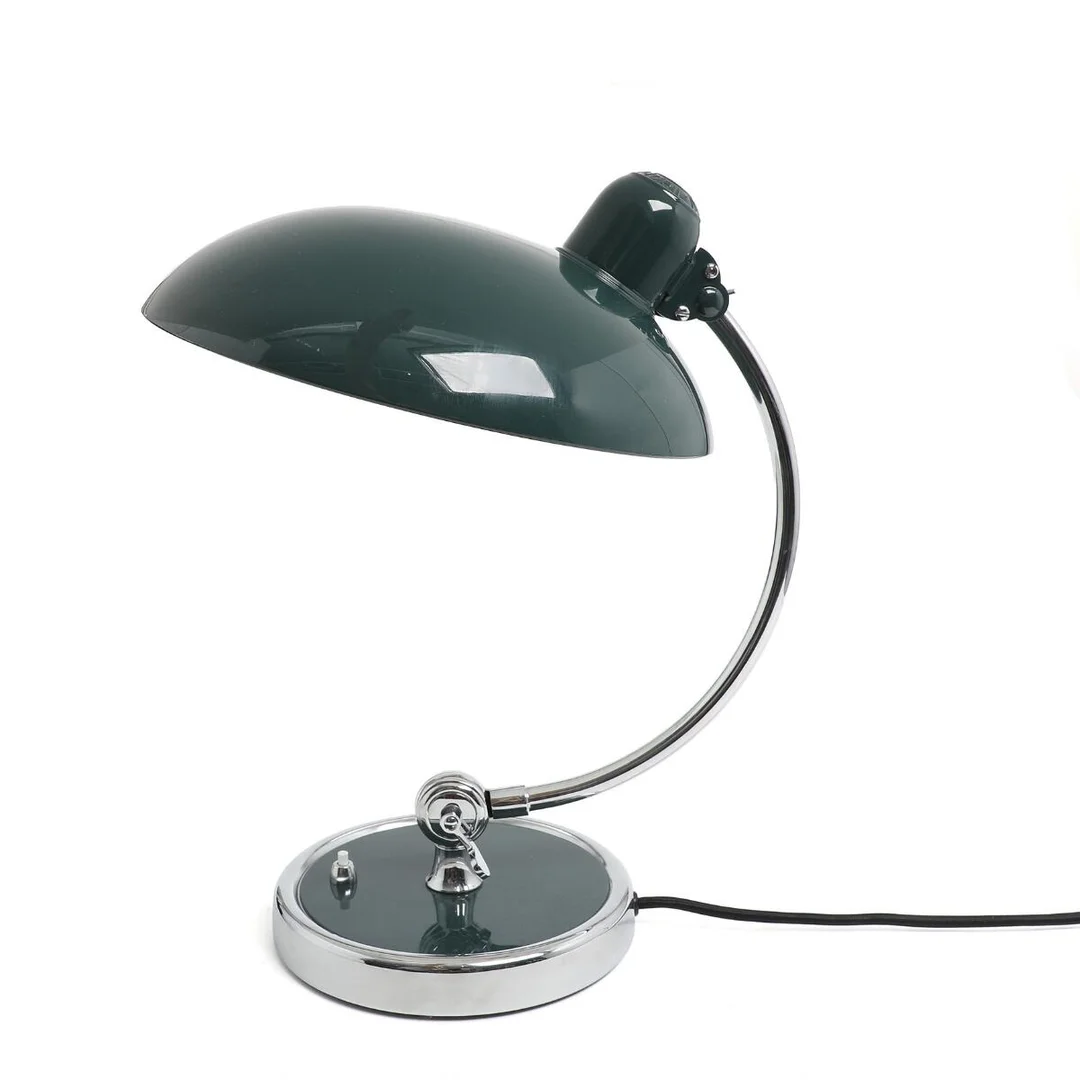“Kaiser Idell”. Adjustable table lamp in green lacquered and chrome-plated metal. Model 6631. Manufactured by Fritz Hansen. H. 43 cm. — Modern Lighting — Bruun Rasmussen