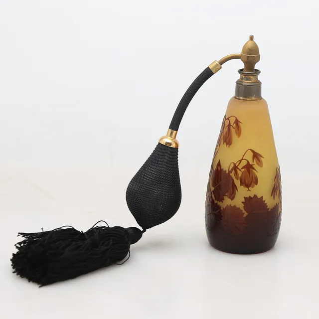 MANUFACTURA ÉMILE GALLÉ. Perfume bottle.