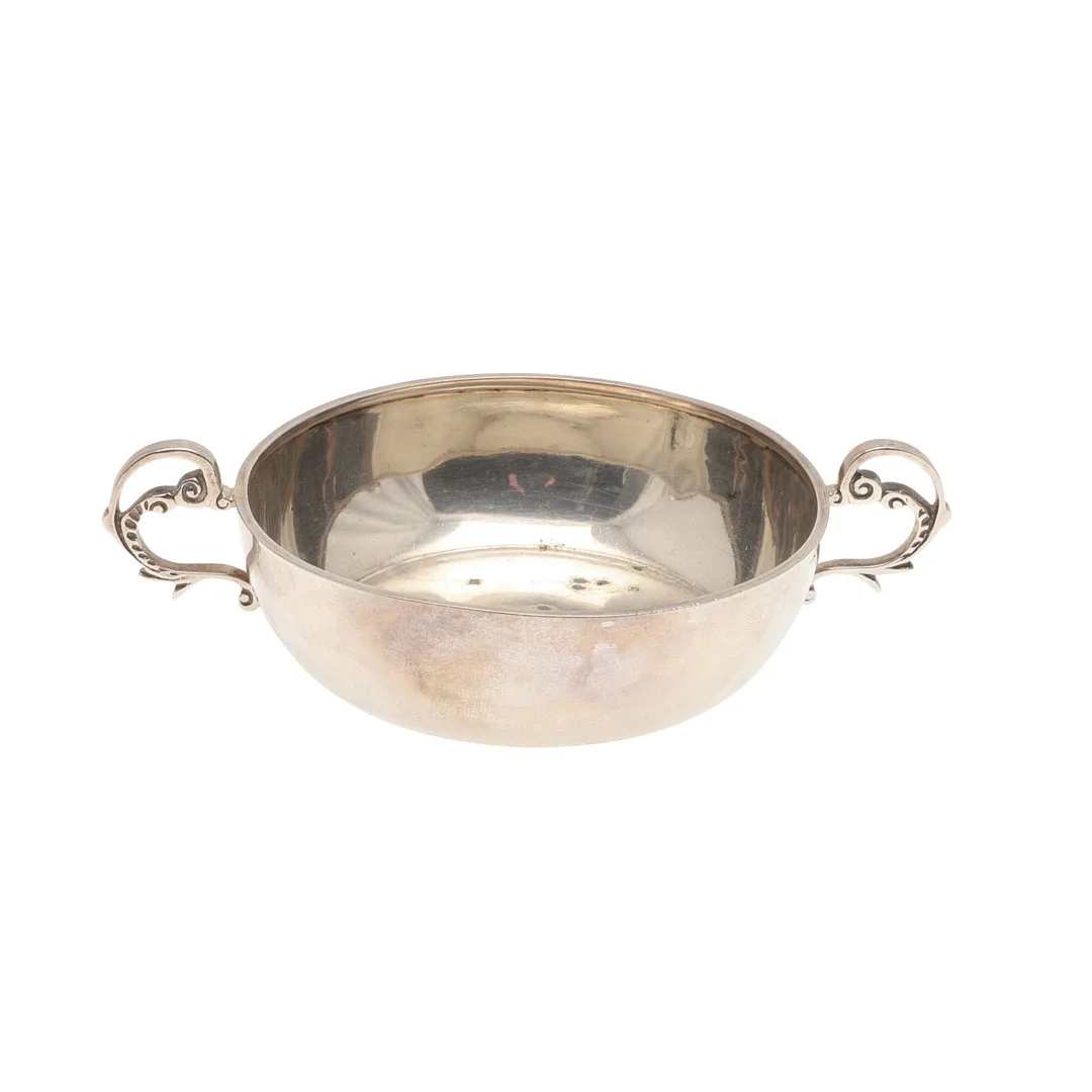 A GEORGE V SILVER PORRINGER. — Silver — Lawrences Auctioneers