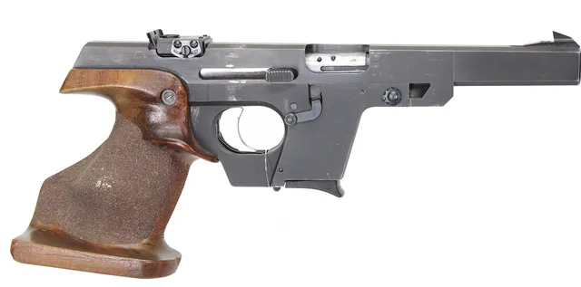 49. PISTOL, tysk, Halvautomatisk, fabrikat Walther, modell GSP, kaliber .22LR, tillv.nr 59936, se-nr SE0647752.