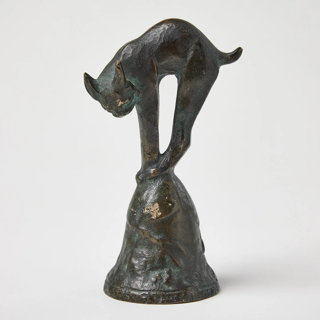JUSSI MÄNTYNEN. Lodjur på bordspingla. — Sculptures & Bronzes — Stockholms Auktionsverk Fine Art
