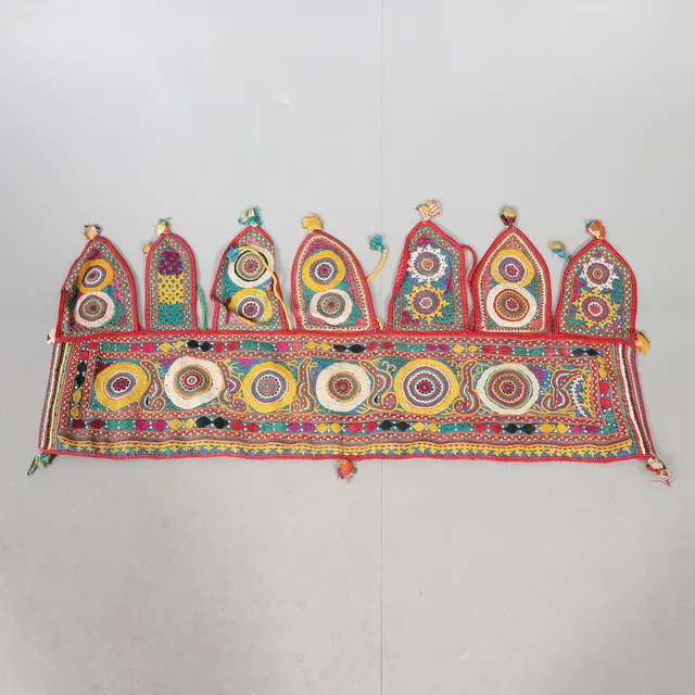 AN INDIAN DOOR VALANCE (TORAN).