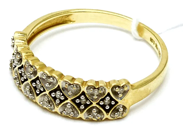 Ring 18K 2,7g Ø16¾, med åttkantslipade diamanter 21xca.0,005ct