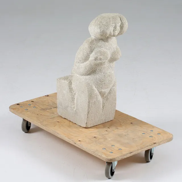 HERMAN REIJERS. Skulptur, kvinna, sten, osignerad.