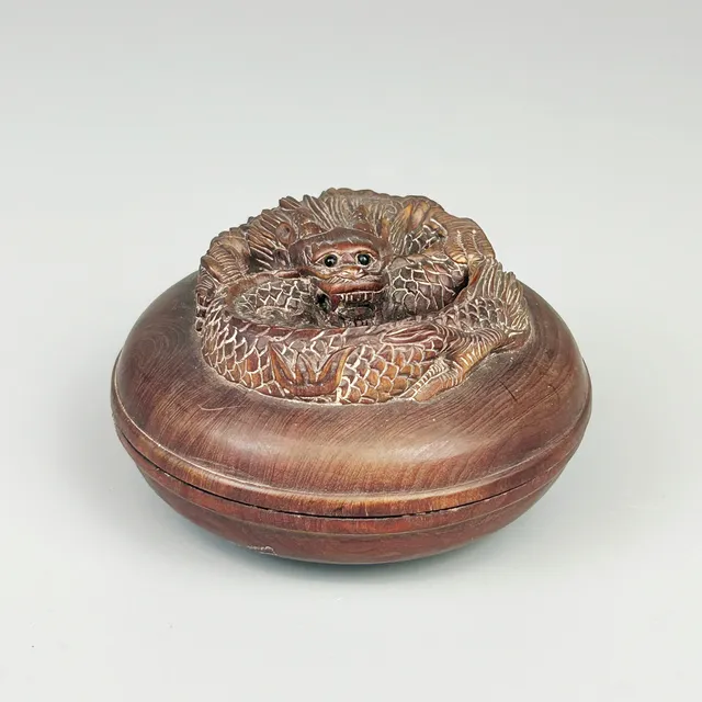 CHINESE CARVED WOOD BOX.