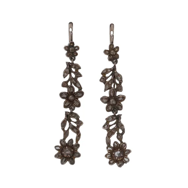 Empire-style long earrings, circa 1820.