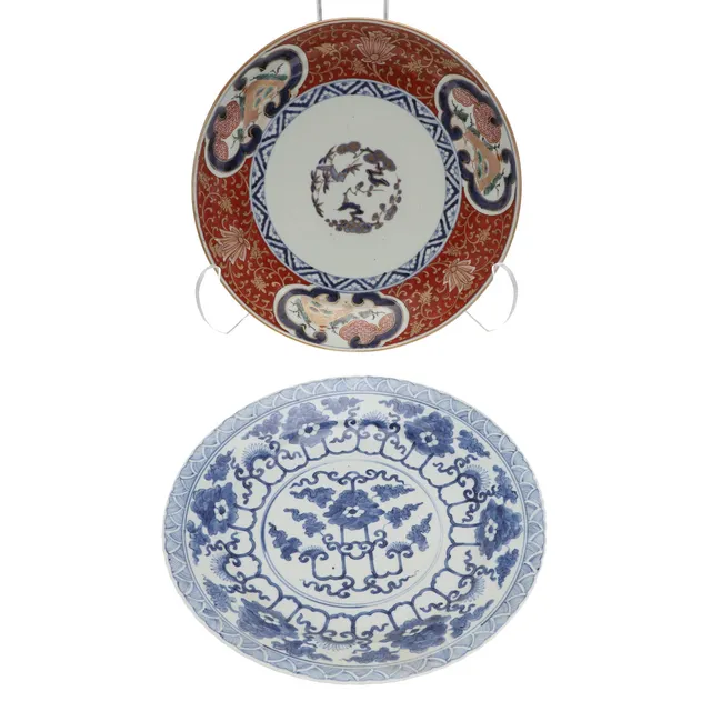 CHINESE BLUE & WHITE DISH & LARGE JAPANESE DISH.