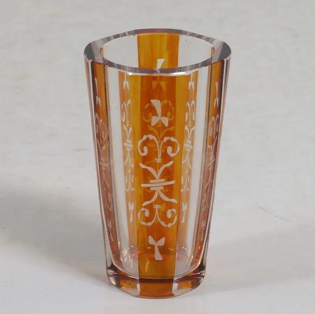 VAS, etsat glas, troligen Hovmantorp, 1900-tal.