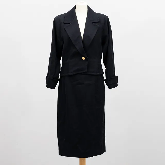 YVES SAINT LAURENT. Dräkt, kavaj och kjol, ull, "Variation", 1990-tal, storlek 42, Paris, Frankrike.