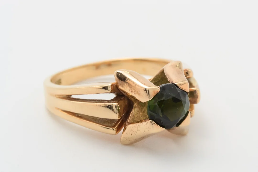 Hugo Grün ring med grøn sten, 14 kt. guld — Jewellery/Rings — Lauritz