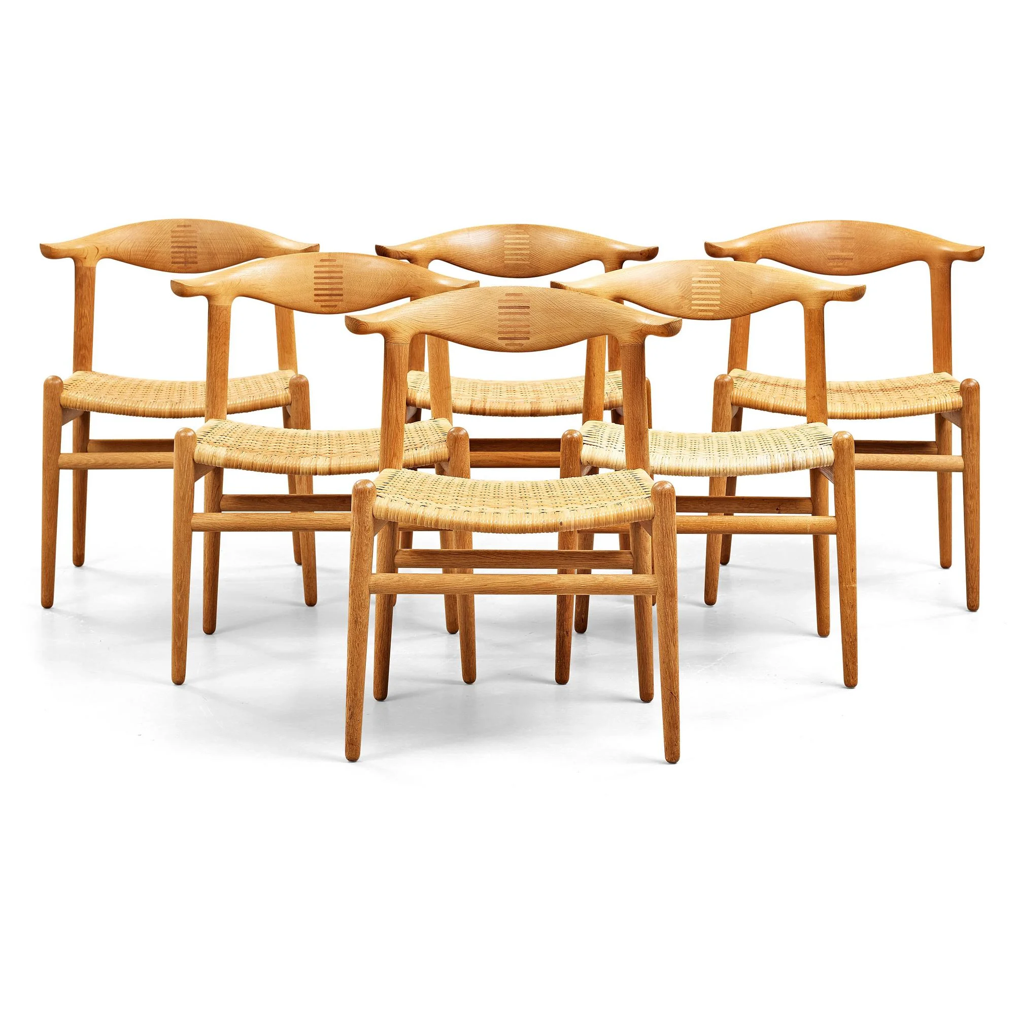 Hans J. Wegner, "Kohornsstolen/ Cowhorn chair", sex stycken, "JH-505", Johannes Hansen, Danmark, 1960-tal. — Bukowskis