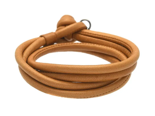OLE LYNGGAARD, armband, läder, längd 38 cm.
