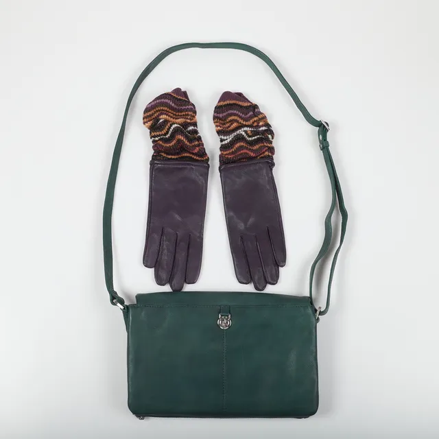 HANDVÄSKA SAMT HANDSKAR, skinn, Adax samt Missoni för Lindex.