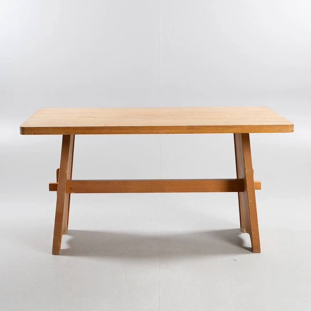 GÖRAN MALMVALL. Matbord, ur serien "Svensk Fur", Karl Andersson & Söner, 1930/40-tal, furu. — Dining tables — Stockholms Auktionsverk Helsingborg
