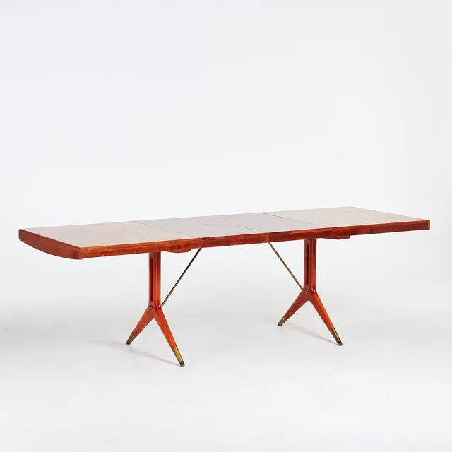 DAVID ROSÉN. MATBORD, 1900-talets mitt, mahogny, 2 iläggsskivor.