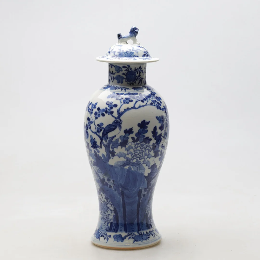 LOCKURNA, porslin, Kina, signerad med Kangxis märke "De fyra karaktärernas märke", 1800-/1900-tal. — Oriental — Gomér & Andersson Nyköping