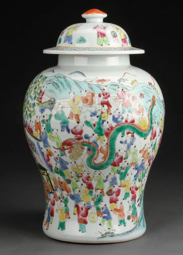 Kinesisk bojan af bemalet porcelæn 1900 tallet.