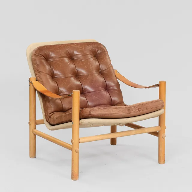 BROR BOIJE. Lænestol af bøg og læder, "Junker", for DUX.