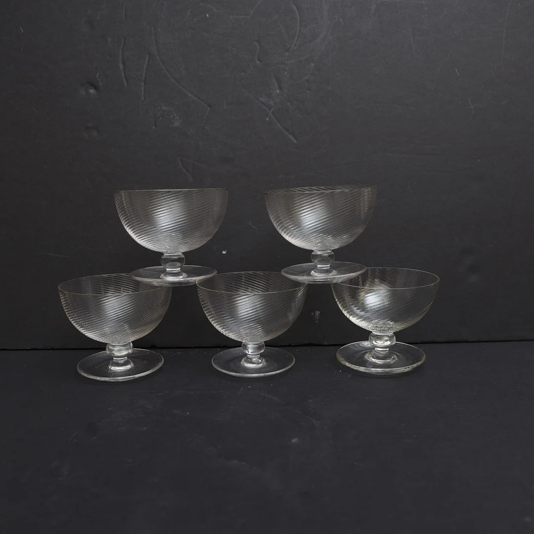 LENNART ANDERSSON. Dessertskålar, 5st, "Snoddas" klarglas med vriden dekor. — Utility glass — Falun Auktionsbyrå