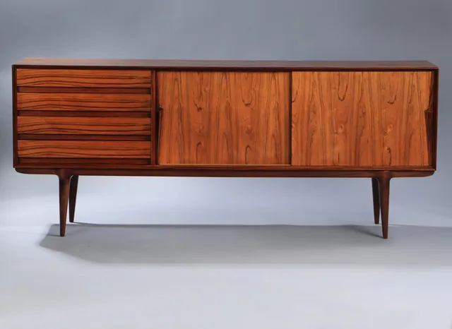 Omann Jun. Lav skænk af palisander, model 18