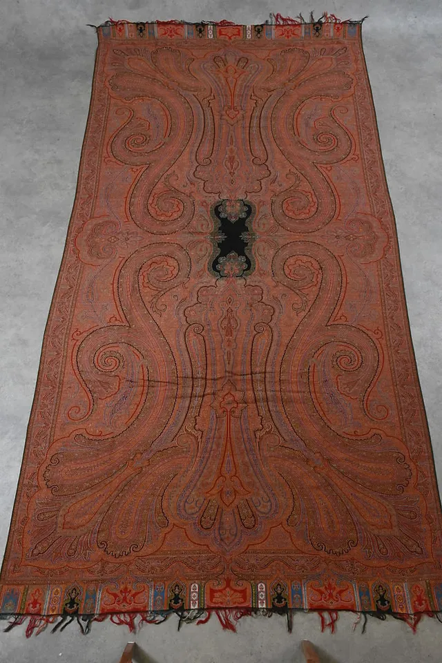 PAISLEY, 18-1900 tal.