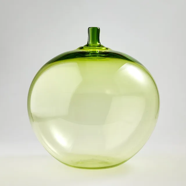 INGEBORG LUNDIN. “The Apple”, vase, Orrefors, underlay in yellow-green.