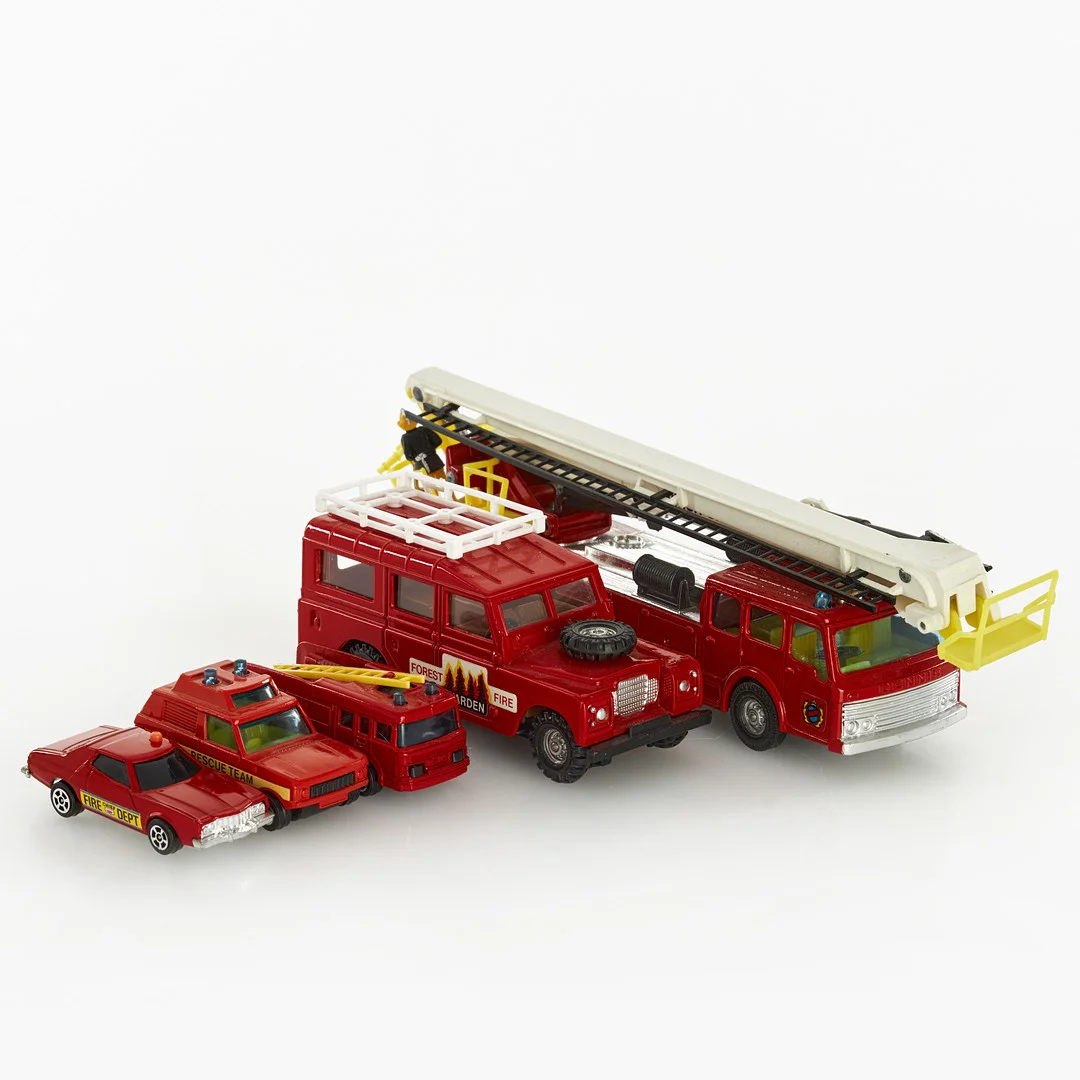 CORGI TOYS. Brandbilar, 5 st, England, bland annat "Simon Snorkel" och "Forest Fire Warden". — Toys — Crafoord Auktioner Stockholm