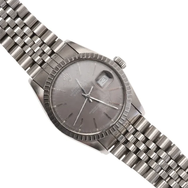 A GENTLEMAN'S STAINLESS STEEL OYSTER PERPETUAL DATEJUST WRISTWATCH BY ROLEX.