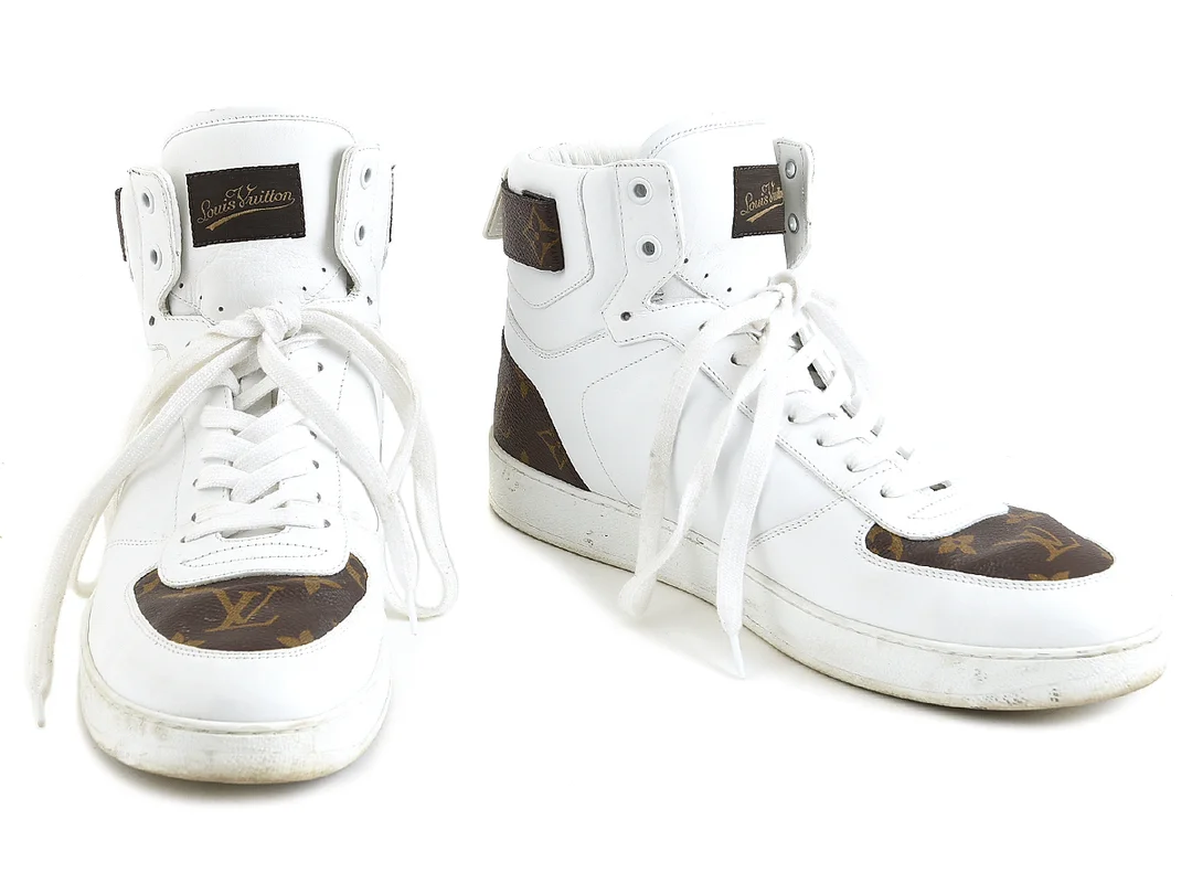SNEAKERS, LOUIS VUITTON, vitt läder, monogram, canvas, stl 8,5, 43. — Kläder/Skor — Kaplans