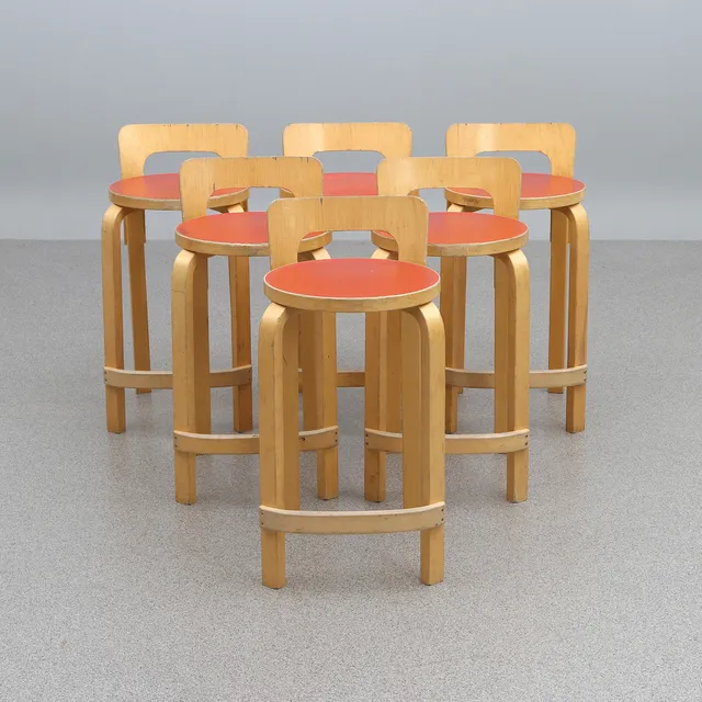 ALVAR AALTO. BARSTOLAR, SEX ST. Björk med laminatsitsar. K65. Samtida tillverkning.