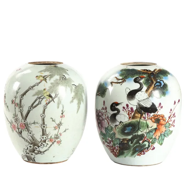 Two Chinese vases with Famillie Rose decoration, 19th century