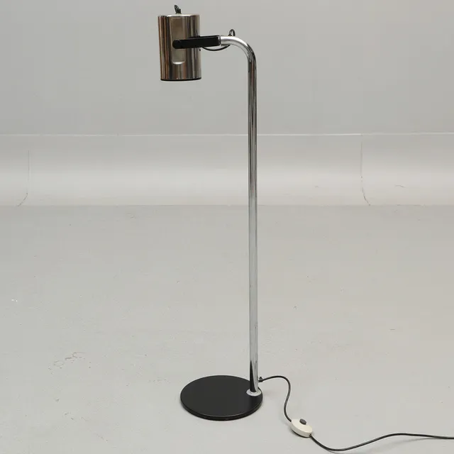 PER SUNDSTEDT. Golvlampa, metall, "Orion" modell 1485, Kostalampan, 1900-talets senare hälft.