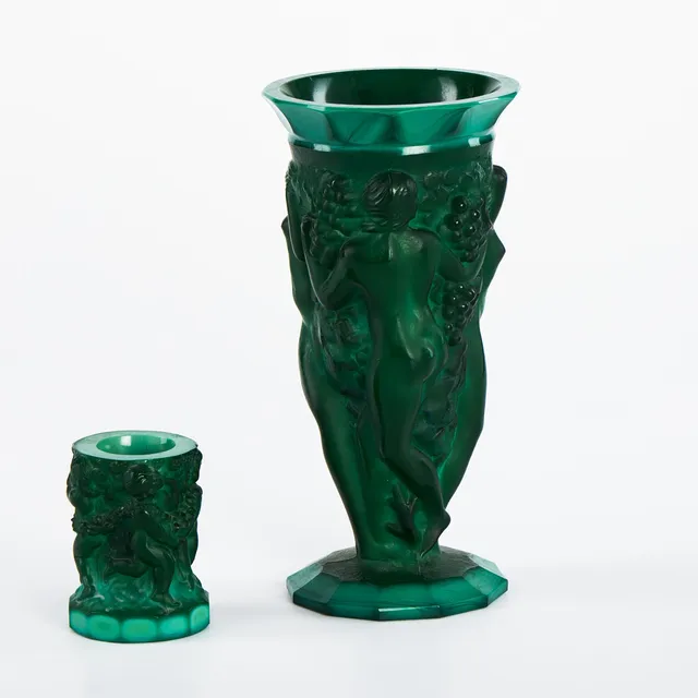 FRANTISEK PAZOUREK. Vaser, 2 stycken, malakitglas, Curt Schlevogt, Tjeckien/Böhmen 1930-tal, art deco.