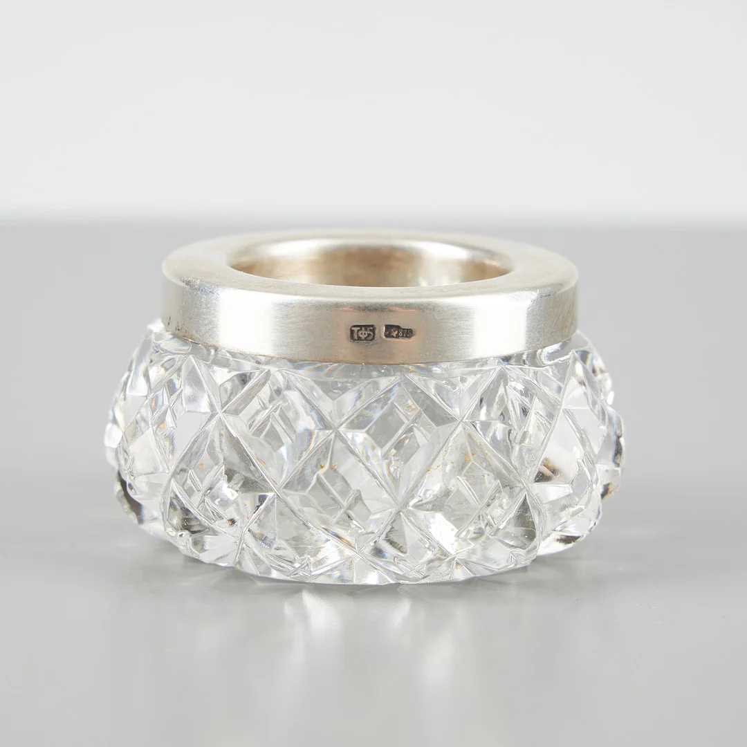 SALTKAR, slipat kristallglas, silver, Ryssland 1900-talets början. — Silver — Stockholms Auktionsverk Helsinki