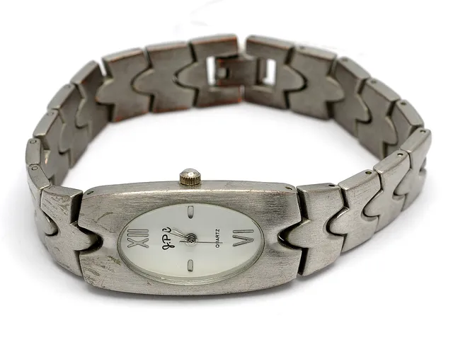 Damur, J.P.C quartz, smårepor, ej funktionsgaranti