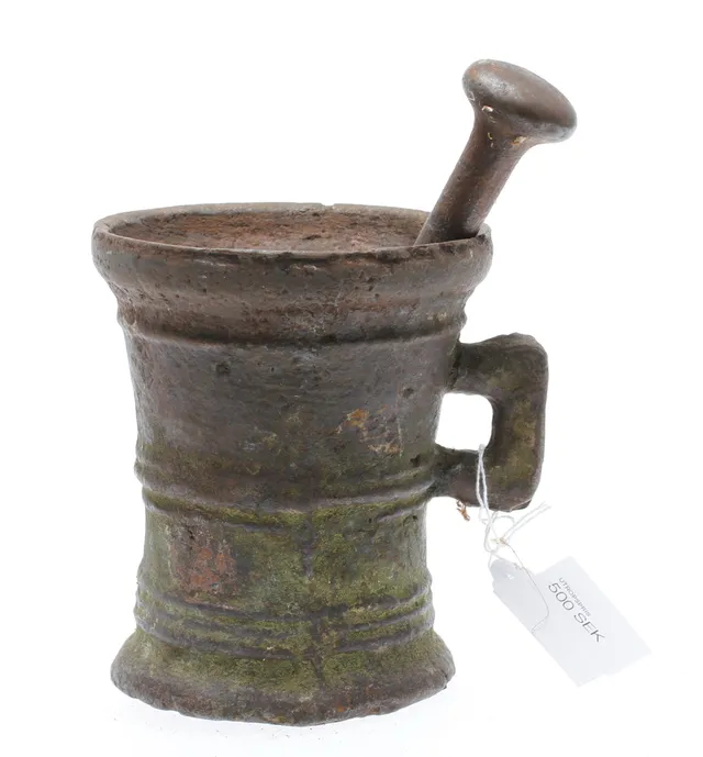 MORTEL MED STÖT, järn, 1700/1800-tal.