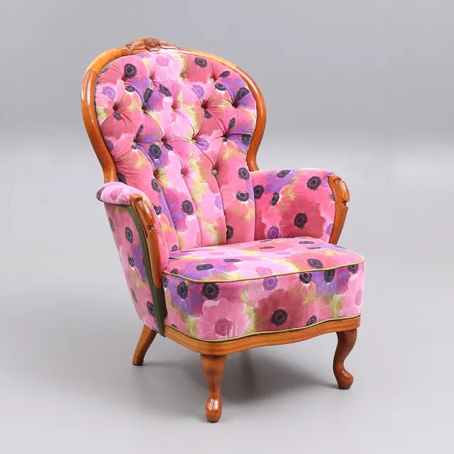 FÅTÖLJ, salongsmodell, modern blommig textil.