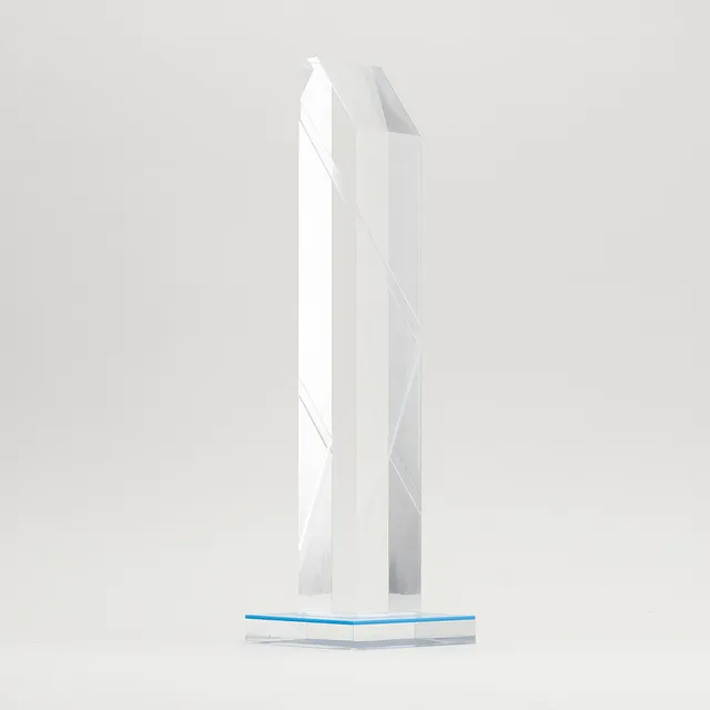 LENNART KÄRRABO. Skulptur, plexiglas, signerad och daterad 85.