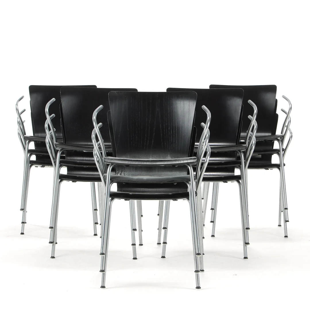 Vico Magistretti for Fritz Hansen. Fifteen stacking chairs, model 'Vico Duo' (15) — Furniture/Chairs — Lauritz