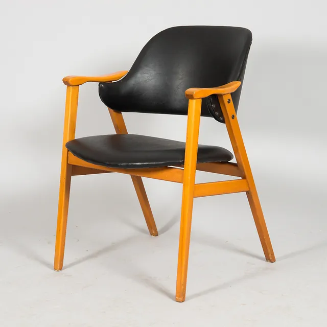 KARMSTOL, bok/svart konstskinn, 1960-tal.