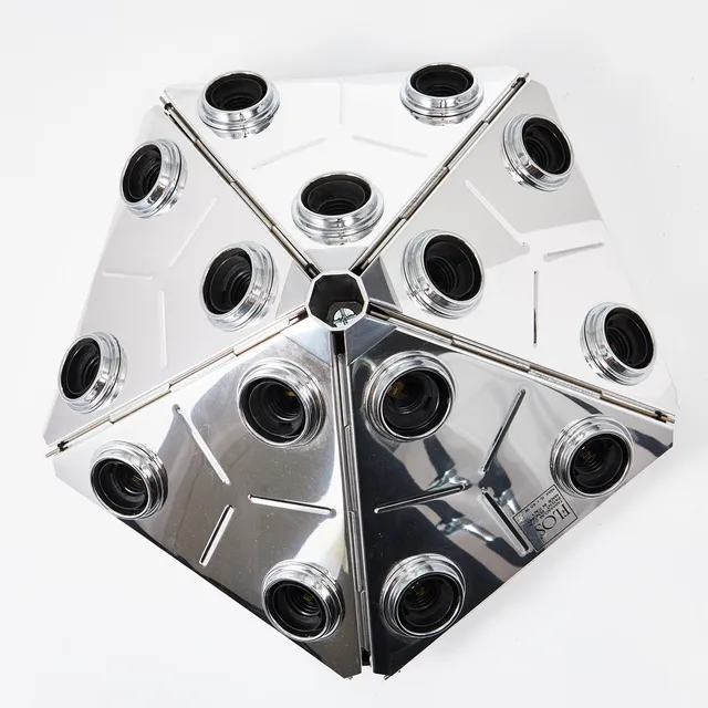 ACHILLE CASTIGLIONI. Tak/Vägglampa, "Taraxacum 88 C/W", formgivningsår 1988, stål och aluminium, 15 ljuskällor, etikettmärkt, Flos, Italien.